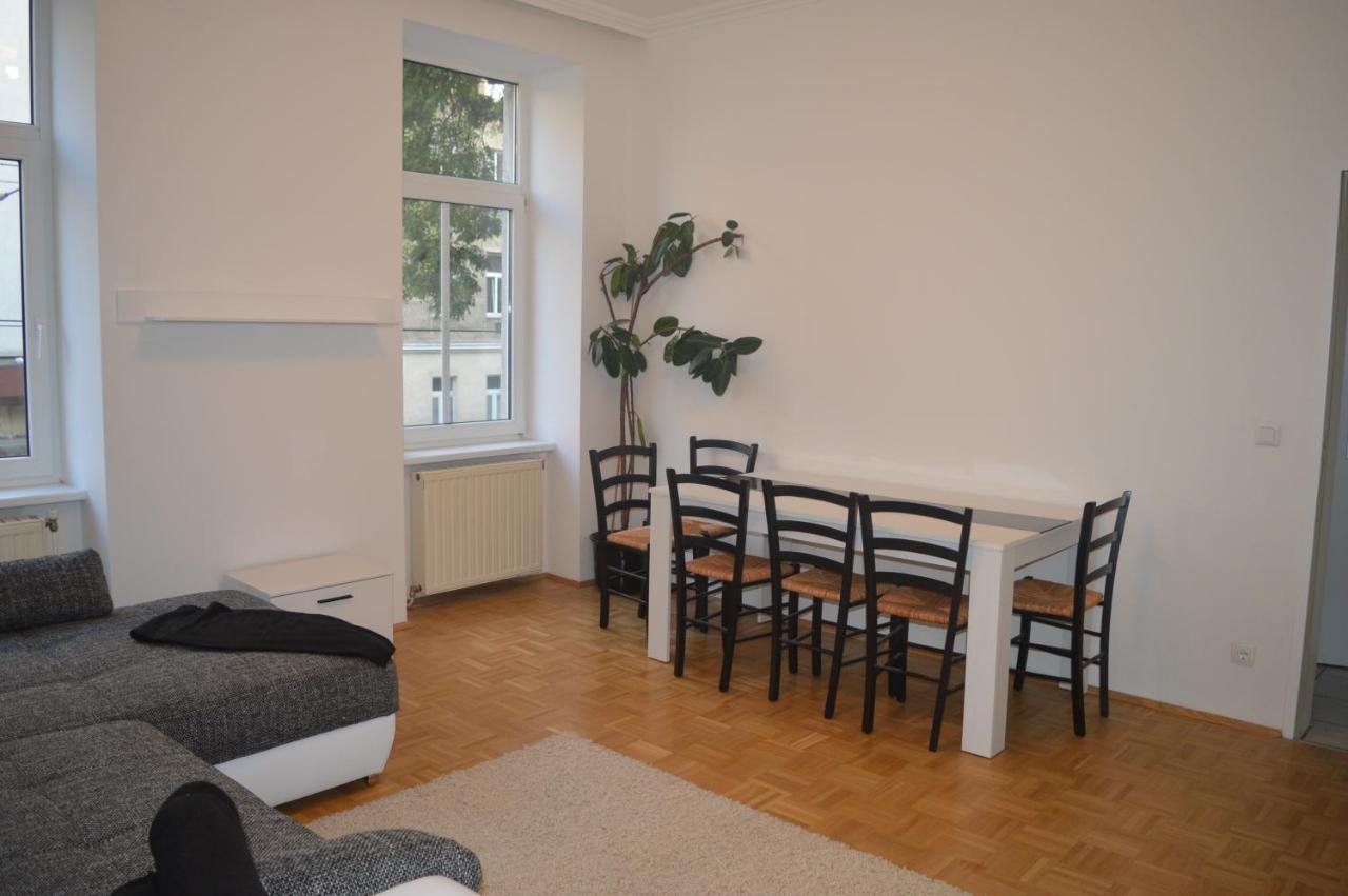 Nette Altbauwohnung Nur 10 Min Von Der City เวียนนา ภายนอก รูปภาพ